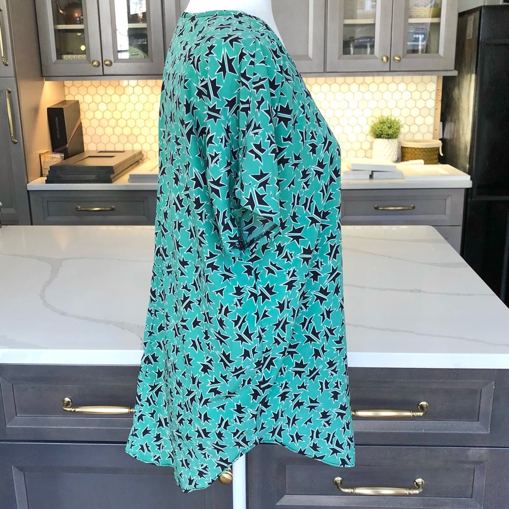 Geometric Pattern Top - S/M - Picture 2 of 9